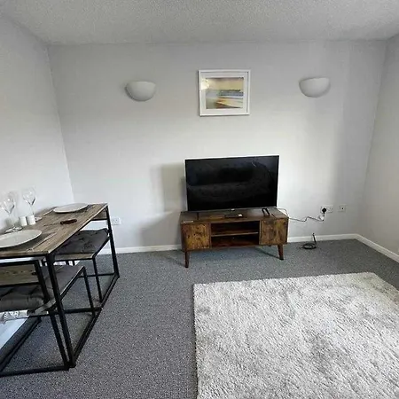 Apartment New Luxurious One Bed Flat Bradley Stoke Walkable To Town Centre *