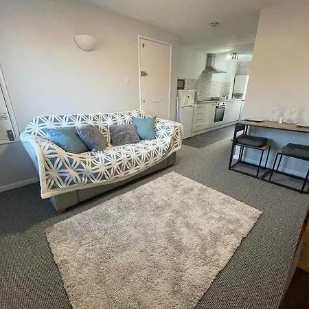 New Luxurious One Bed Flat Bradley Stoke Walkable To Town Centre Apartment *